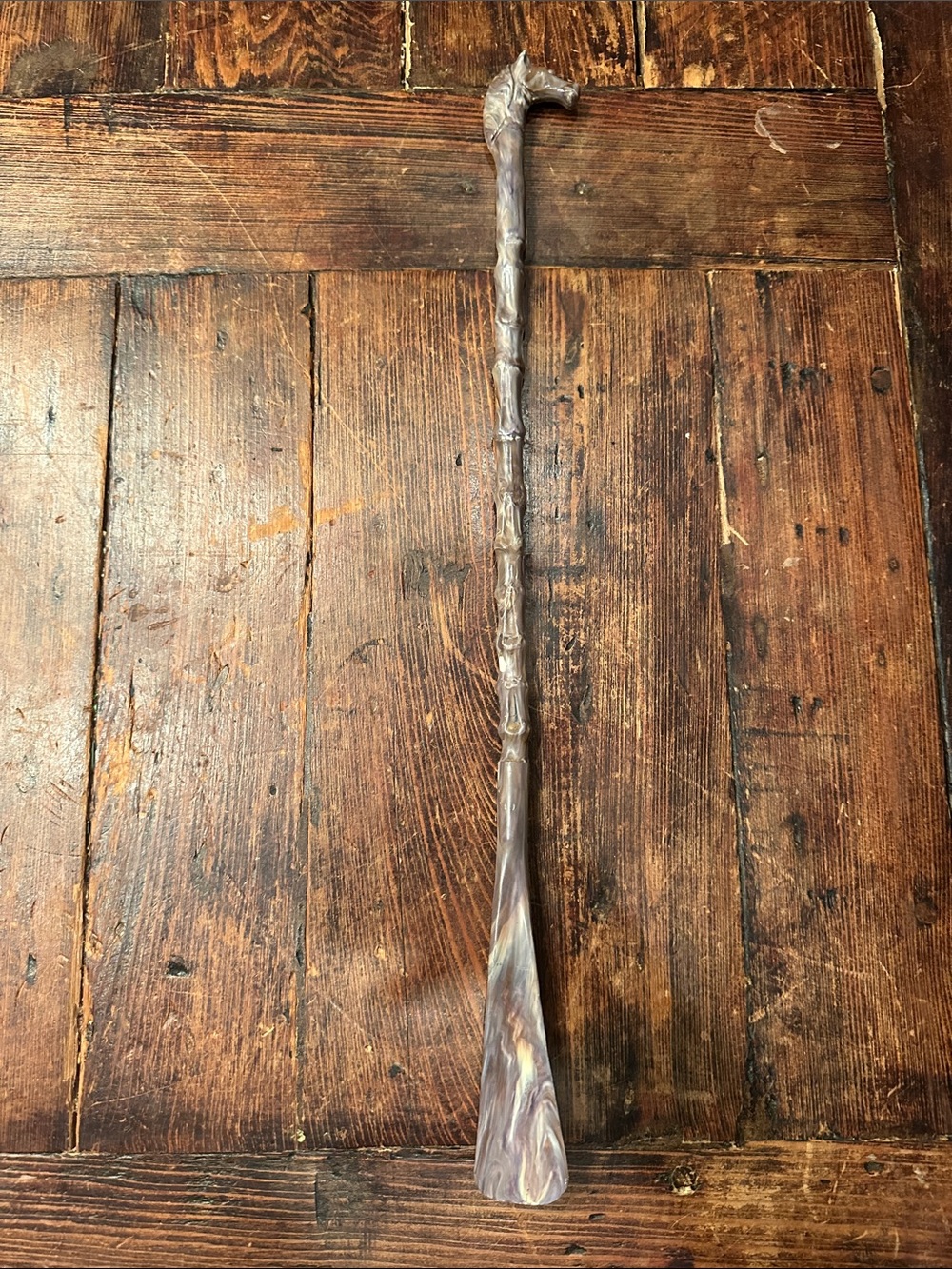Vintage Carved Horse-Head Long Shoehorn - Marbled Lavender,Cream and Brown